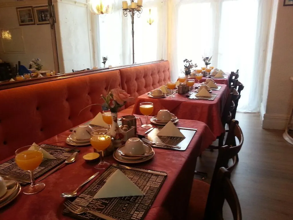 Lynwood Bed & Breakfast Blackpool